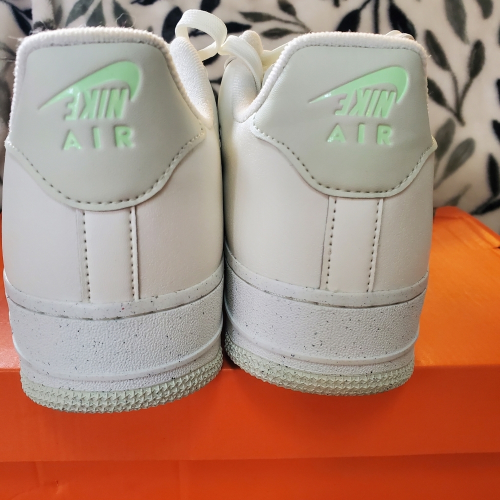 Nike Air Force 1  size 10.5 - Picture 6 of 9